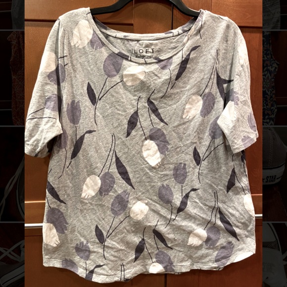 LOFT Tops - Loft, Size L Tee